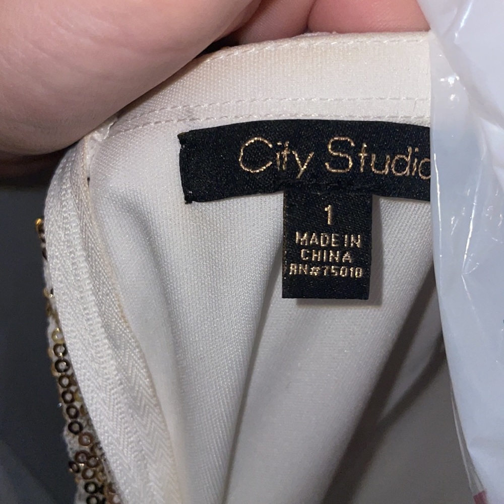 PROM DRESS - Picture 4 of 4